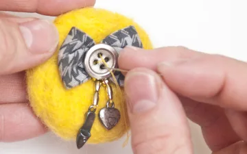 Ozdobte sa vlastnoručne vyrábanú brošňou!